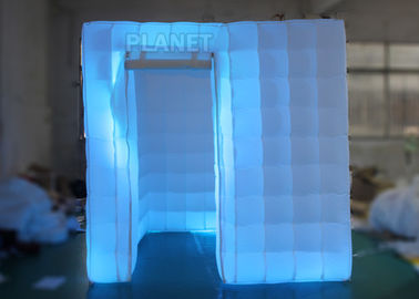 2.5 เมตร Led บูธภาพถ่ายพองหนึ่งประตูที่มีแสงเปลี่ยนสี